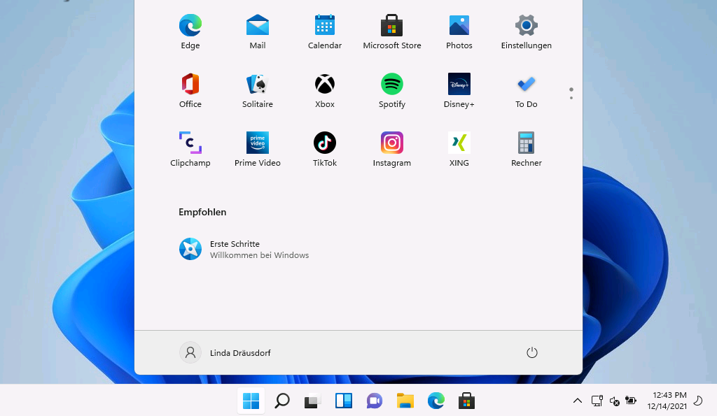 Windows 11 mit geöffnetem Startmenü