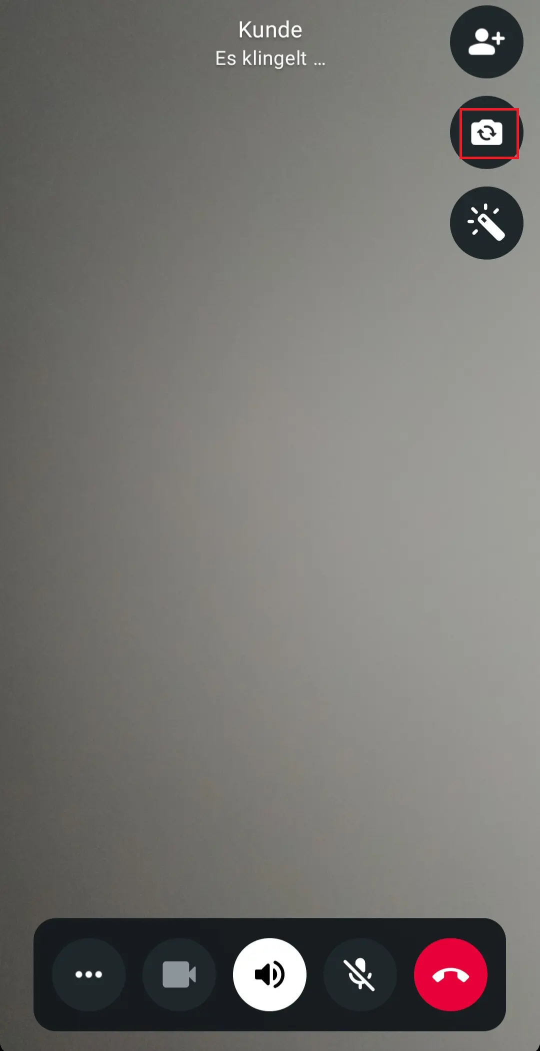 WhatsApp: Symbol „Kamera wechseln“ zum Switchen der Kamera Bild: WhatsApp: Symbol „Kamera wechseln“ zum Switchen der Kamera